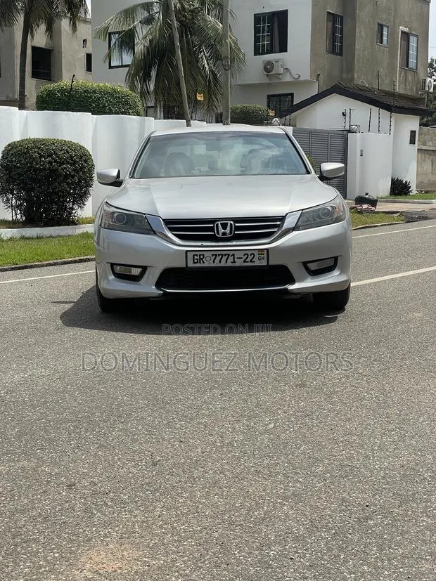 Honda Accord 2013 Silver · Photo 1