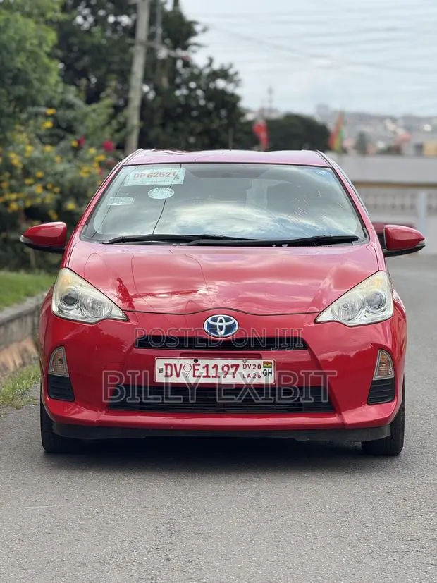 Toyota Aqua S 2014 Red · Photo 1