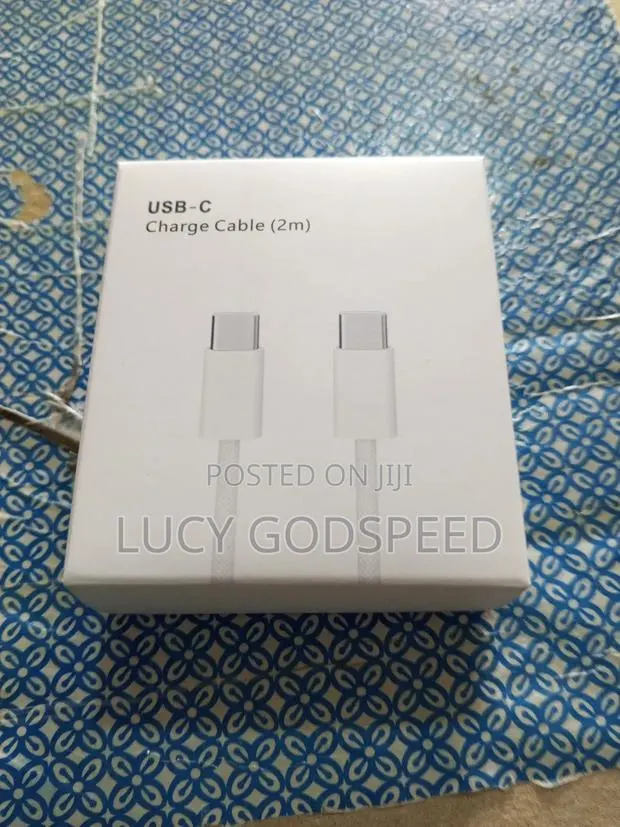 Type C to Type C Cable · Photo 1