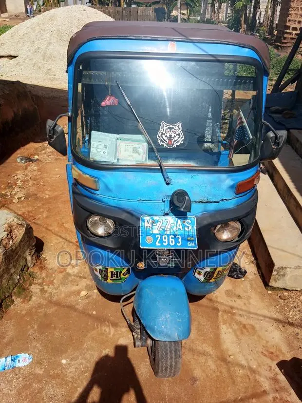 Bajaj RE 2022 Blue · Photo 1