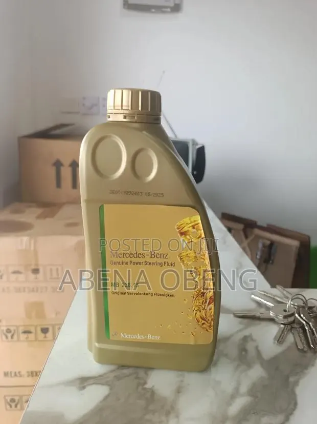 Mercedes Genuine Power Steering Fluid · Photo 1