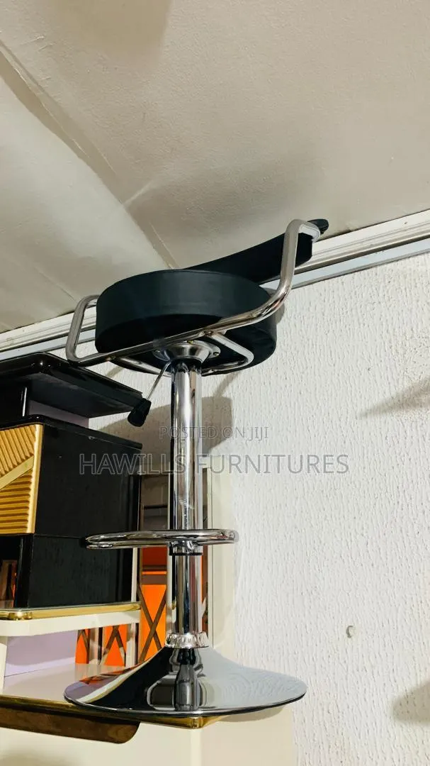 Black Bar Stool Chair · Photo 1