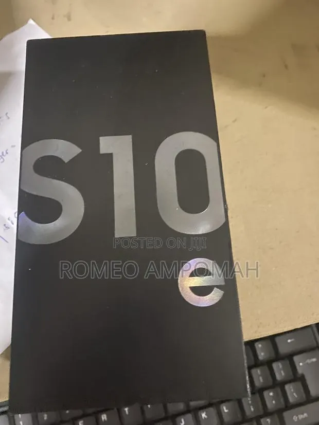Samsung Galaxy S10e 128 GB Silver · Photo 1