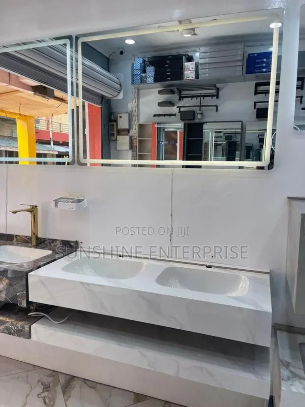 Double Cabinet Basin · Photo 1