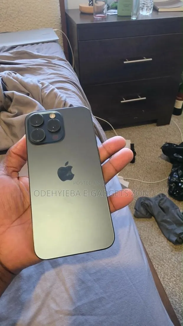 Apple iPhone 15 Pro Max 256 GB Black · Photo 1