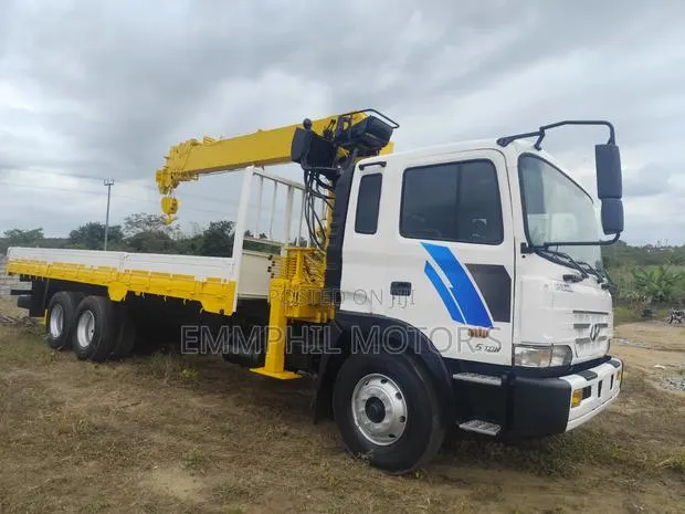 Heavy Duty Crane. Hyundai 15Ton 2015 · Photo 1