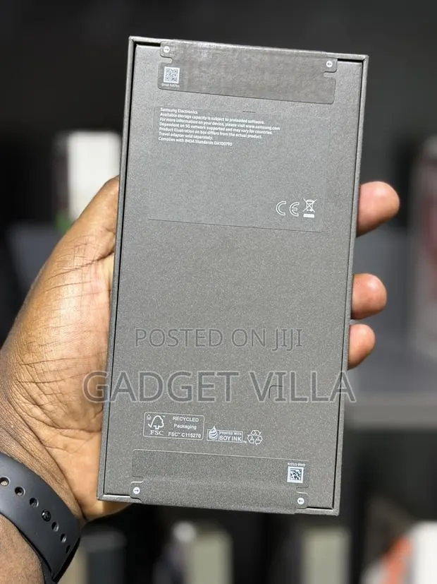 New Samsung Galaxy S26 Ultra 5G 256 GB Black · Photo 1