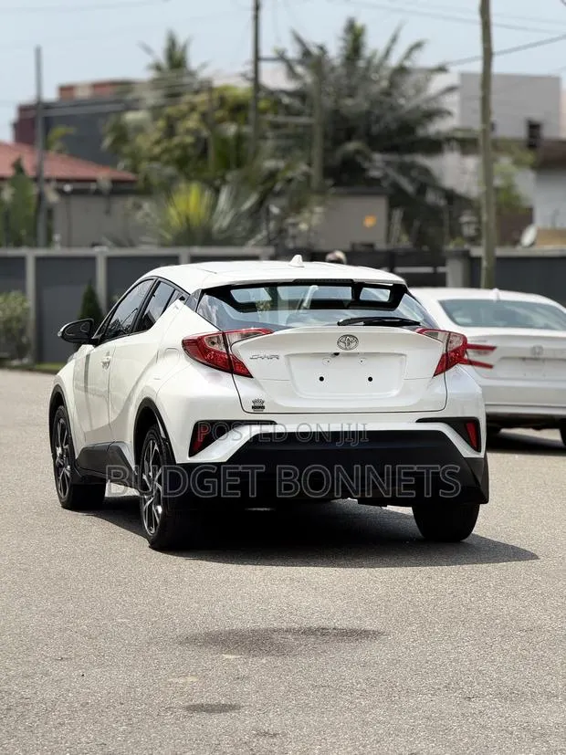 Toyota C-HR XLE FWD 2019 White