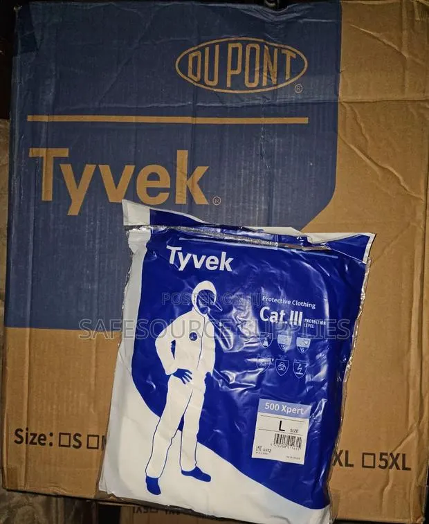 Tyvek Disposable Coverall · Photo 1