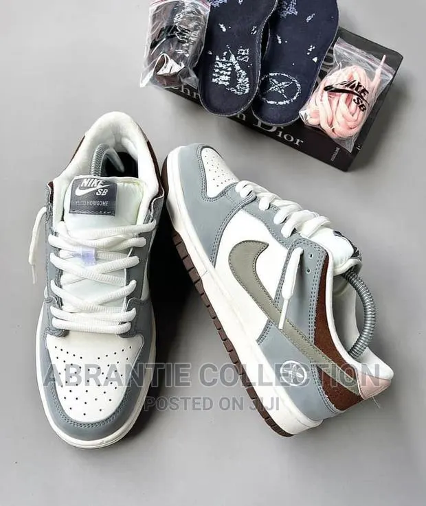 Nike SB Dunk Low X Yuto Horigome Grey · Photo 1