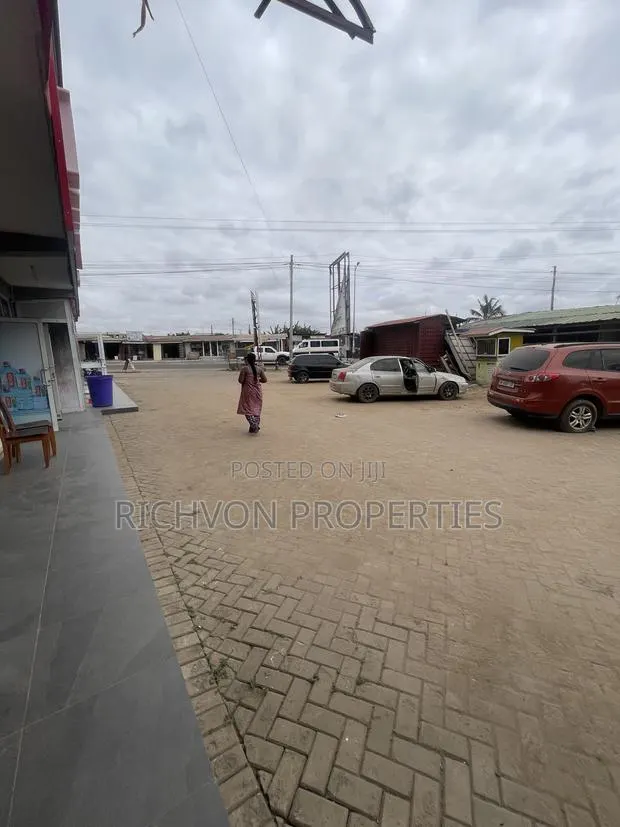 Shop for Rent at Spintex Texpo Market · Photo 4