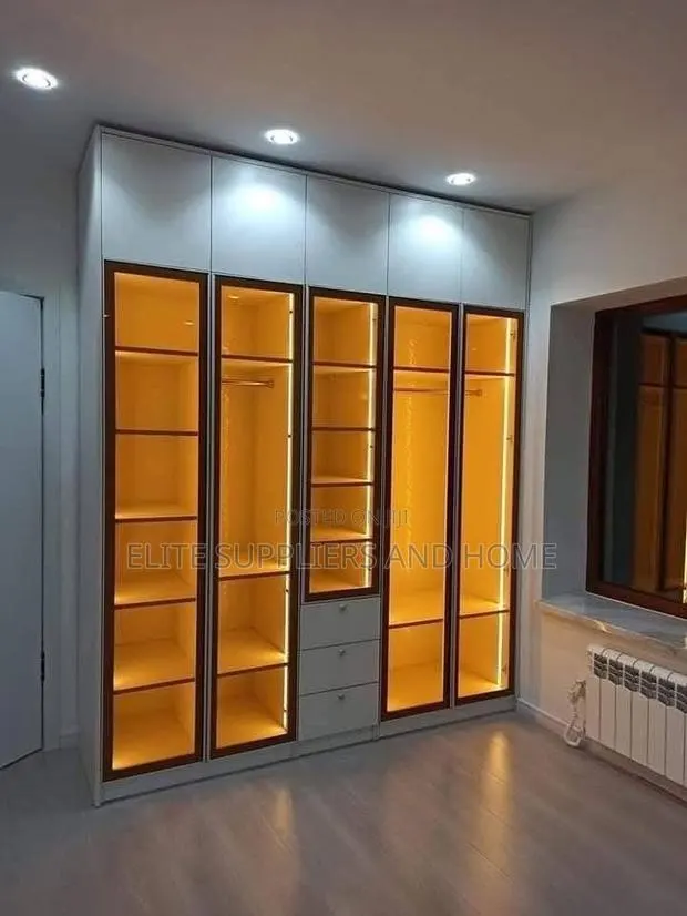 Moder Closets · Photo 1