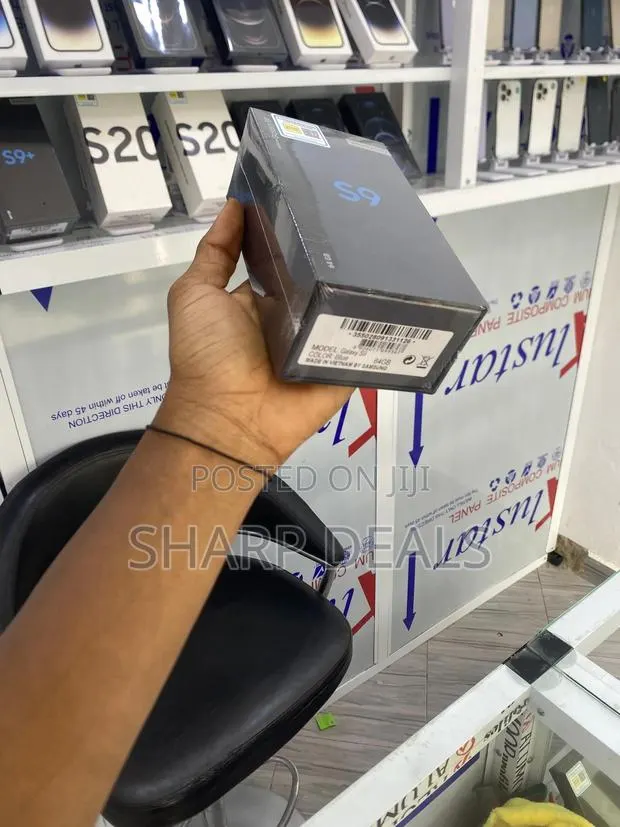 New Samsung Galaxy S9 64 GB Black · Photo 1