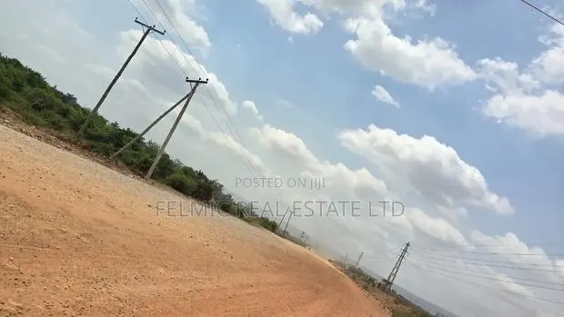 Roadside 110x80ft Plot at Afienya Odumsey for Sale · Photo 1