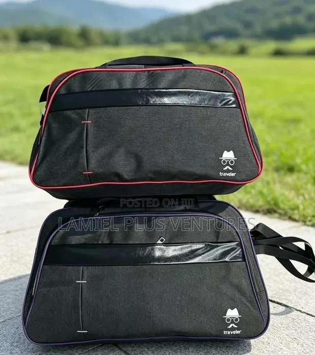 Spacious Traveling Bag · Photo 1