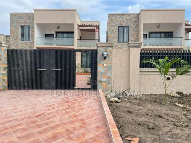 4bdrm House in Baatsona Total for sale · Photo 1