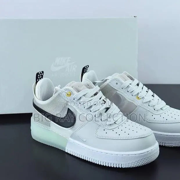 Undefeated Solid Airforce Sneaker · Photo 1