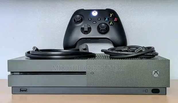 Xbox One X Black · Photo 1
