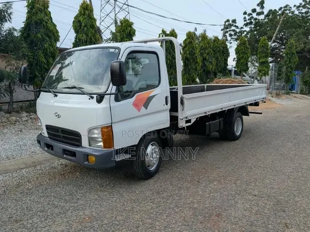 Hyundai Mighty Straight Engine · Photo 1