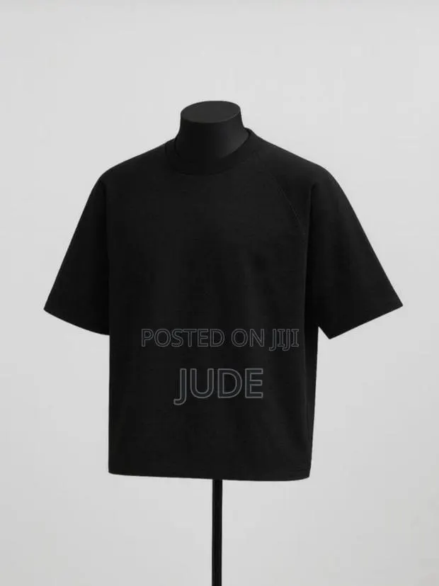 Black T-Shirt (Thick) · Photo 1