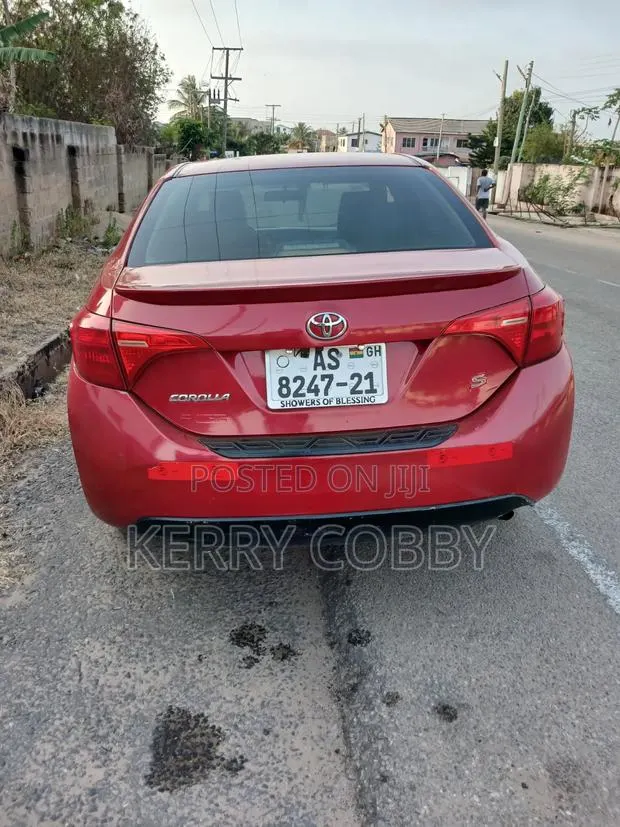 Toyota Corolla LE 4dr Sedan (1.8L 4cyl CVT) 2016 Red · Photo 1
