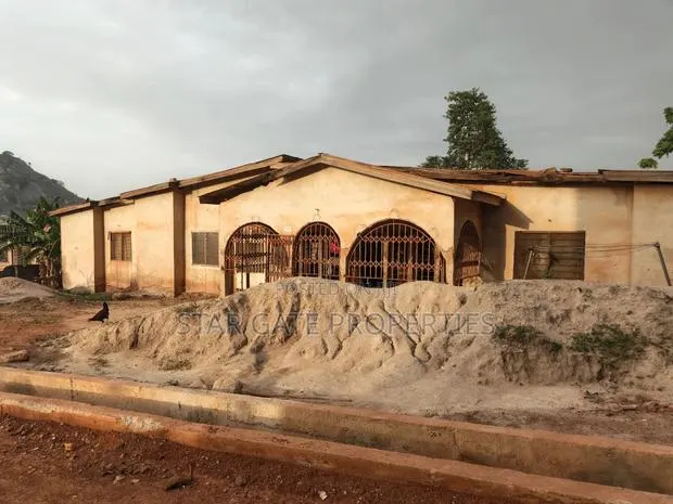 6bdrm House in Kronum Afrancho, Kumasi Metropolitan for sale · Photo 1