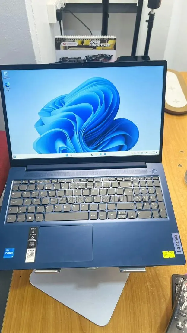 Laptop Lenovo Ideapad 3 8GB Intel Core i5 SSD 256GB · Photo 1