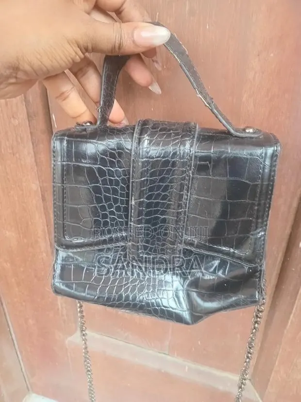 Bags Available On Wholesale And Retail · Photo 1