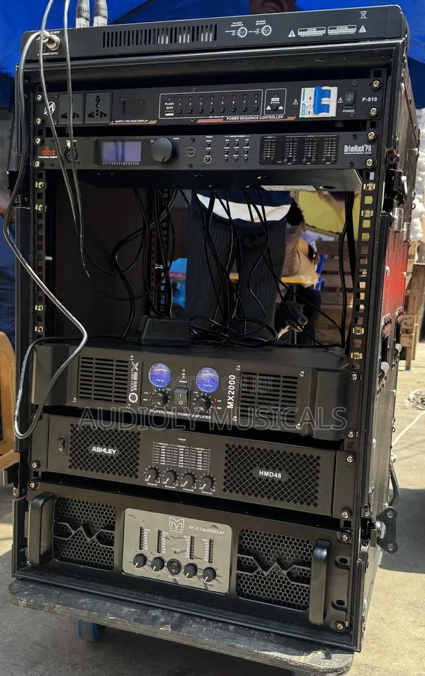Amplifier Set With Extra Tweeter Amplifier · Photo 1
