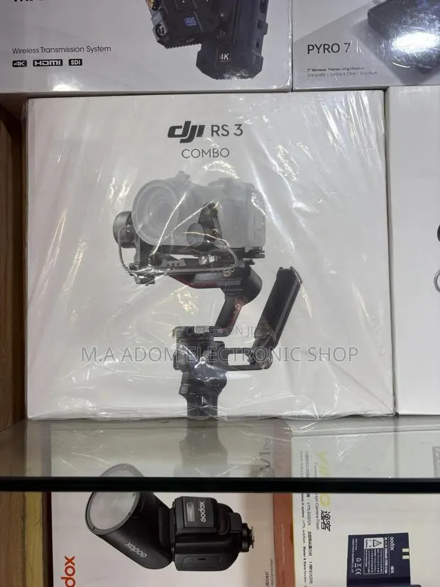 Dji Rs 3 Combo, 3-Axis Gimbal Stabilizer · Photo 1