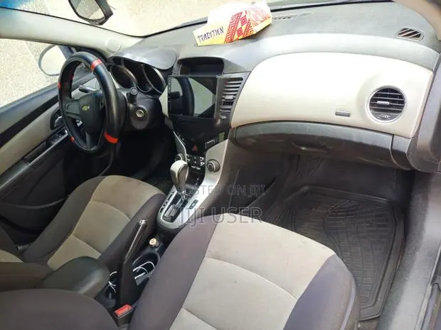 Chevrolet Cruze LS 4dr Sedan (1.8L 4cyl 6M) 2014 Black · Photo 1
