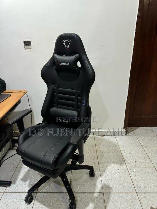 Furgle Ergonomic Gaming Chair Black · Photo 1
