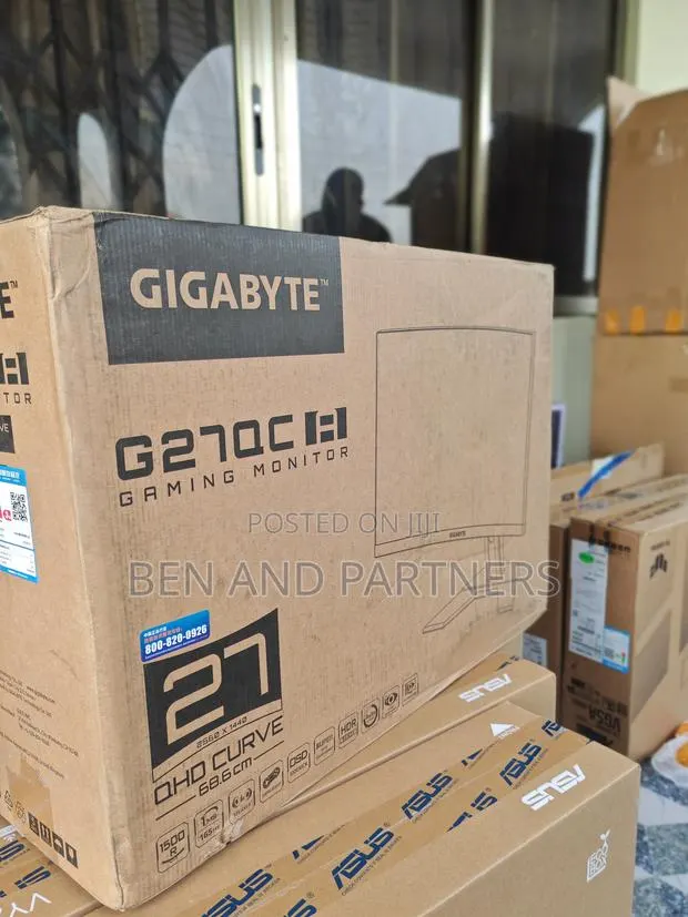 Gigabyte 27”, Curved, 165hz, 1ms, HDR Gaming Monitor · Photo 1