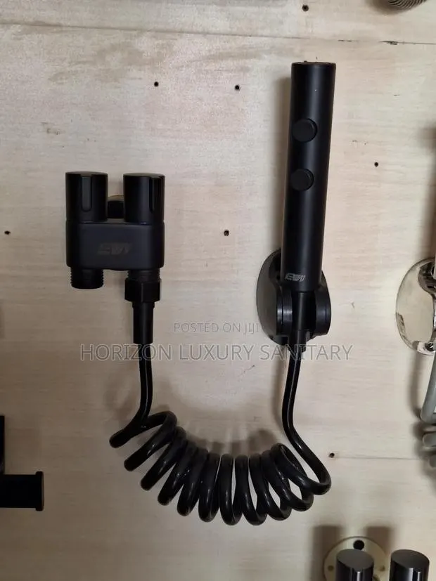 Double Angle Valve With Shattaf for Toilet Bathroom · Photo 1