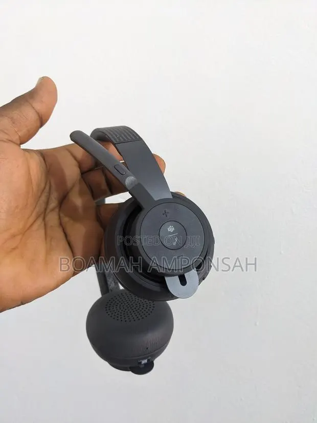 Logitech Zone Wireless Bluetooth Headset · Photo 1