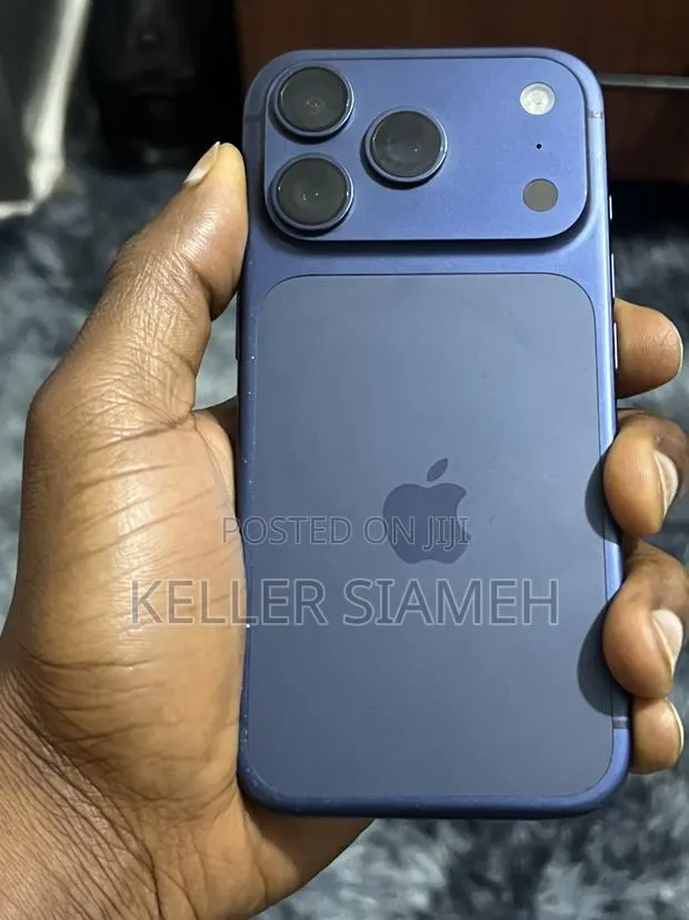 Apple iPhone 17 Pro 256 GB Blue · Photo 1