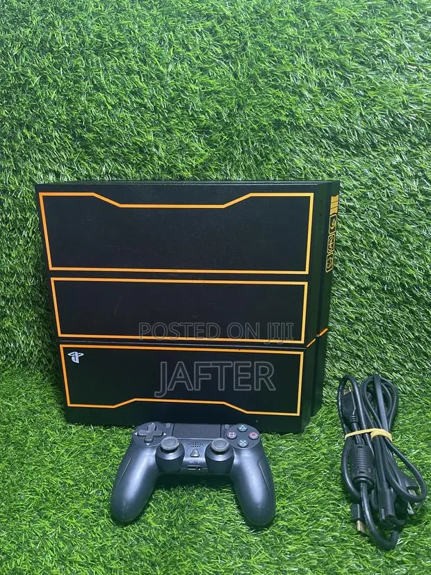 Sony Ps4 Standard Jailbreak With Fc27 and 10 Solid Games · Photo 1