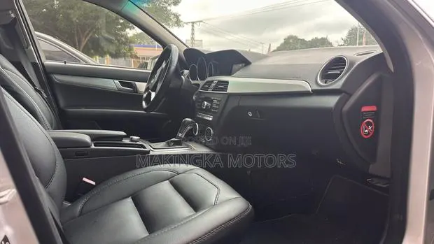 Mercedes-Benz C250 2012 Silver · Photo 1
