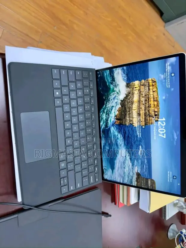 New Microsoft Surface Pro X 16GB Qualcomm Snapdragon X Plus SSD 256GB · Photo 1