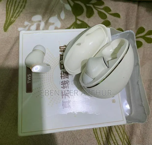 Phone Stands, Bluetooth Speakers Earbuds · Photo 1