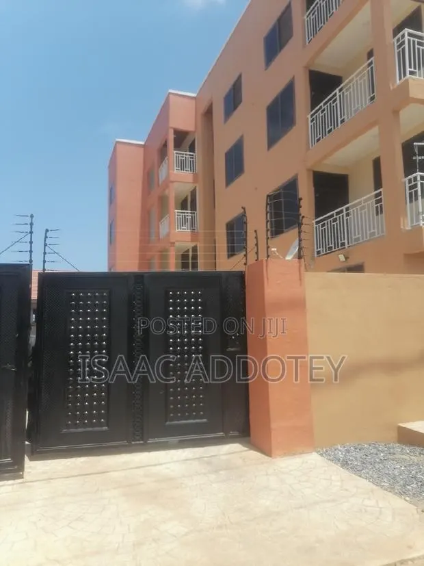 3bdrm Apartment in Sakumono Estate, Baatsona Total for rent · Photo 1