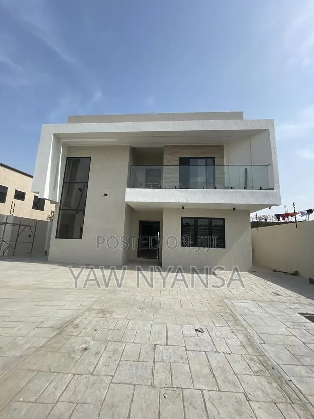 4bdrm Duplex in Bn Estate, East Legon for sale · Photo 1