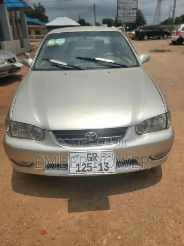 Toyota Corolla 2004 Silver · Photo 1