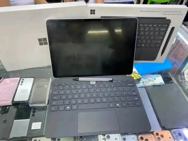 New Microsoft Surface Pro 256 GB Black · Photo 1