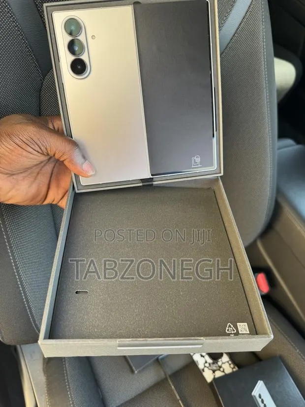 Samsung Galaxy Z Fold7 512 GB Gray · Photo 1