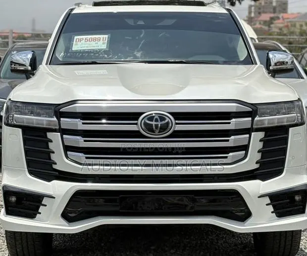 Toyota Land Cruiser 2024 White