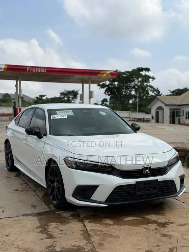 Honda Civic Sport CVT 2024 White · Photo 1