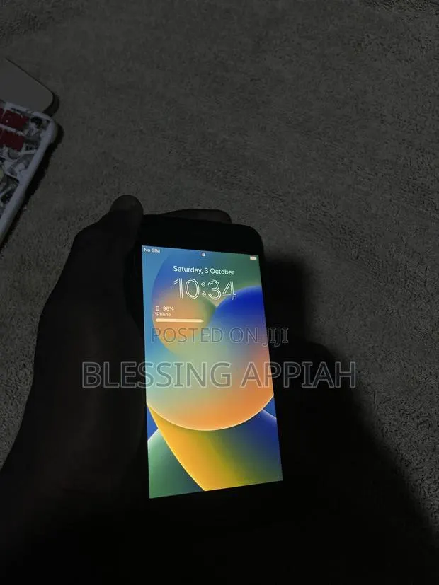 Apple iPhone 8 64 GB Black · Photo 1