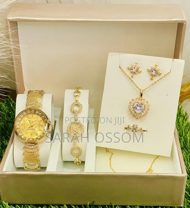 Ladies Jewelry Set · Photo 1