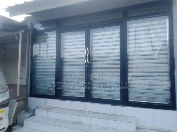 Store Front Double Swing Partition · Photo 1